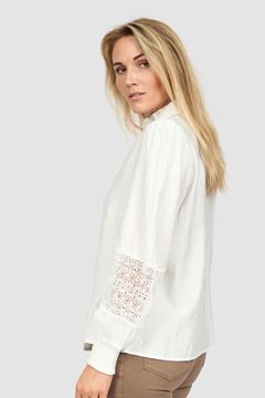 embrodery-shirt-off-white